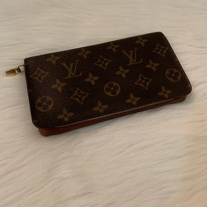 💯Authentic Louis Vuitton Zippy